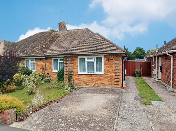 2 Bedroom Semi-Detached Bungalow For Sale In Daux Avenue, Billingshurst, RH14