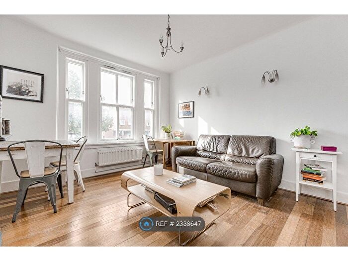 2 Bedroom Flat To Rent In Old Kent Road, London, SE1