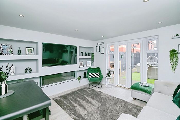 3 Bedroom Property For Sale In Portland Drive, Barry, CF62