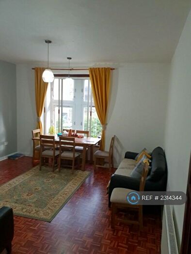 3 Bedroom Flat To Rent In Argyle Street, Glasgow, G3