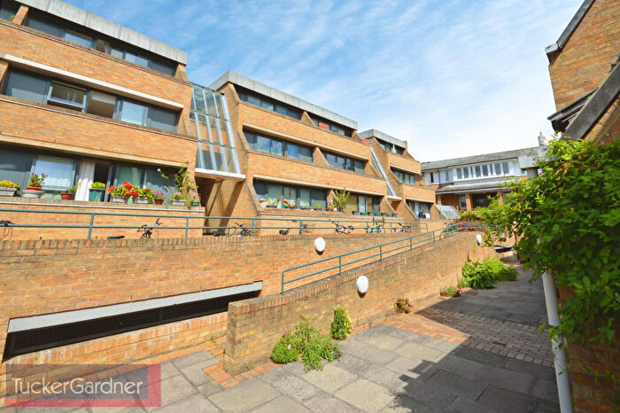 2 Bedroom Flat To Rent In Manor Place, Cambridge, CB1