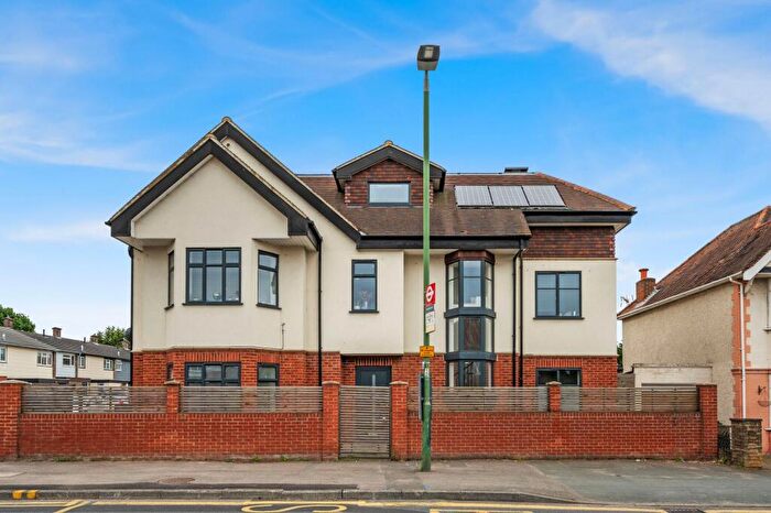 1 Bedroom Flat For Sale In Cheam Common Road, Worcester Park, KT4