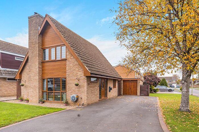 4 Bedroom Detached House For Sale In Elton Road, Banbury - Beautifully Presented, OX16