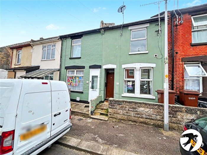 3 Bedroom Terraced House To Rent In Edinburgh Road, Chatham, Kent, ME4