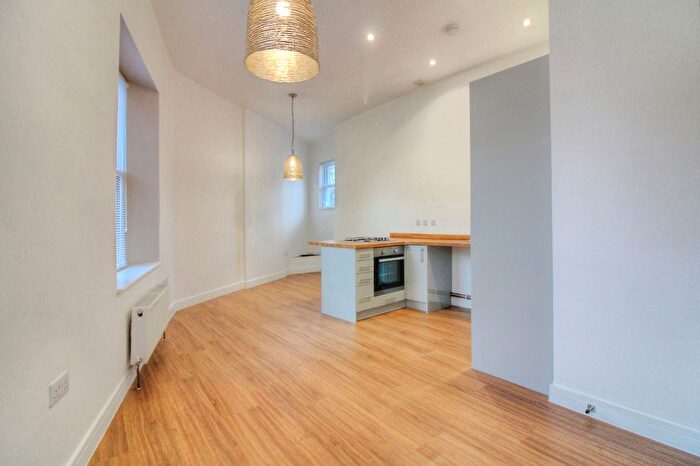 2 Bedroom Flat For Sale In High Street, Bristol, BS15