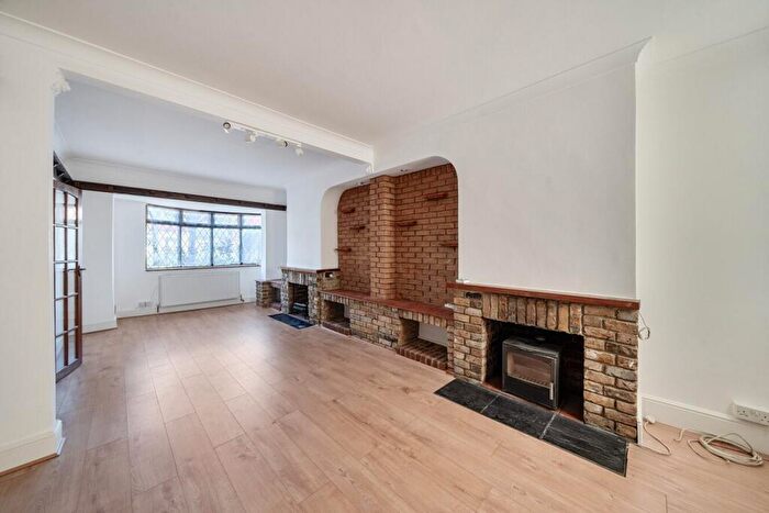 3 Bedroom Terraced House For Sale In Manor Park Road, London, N2