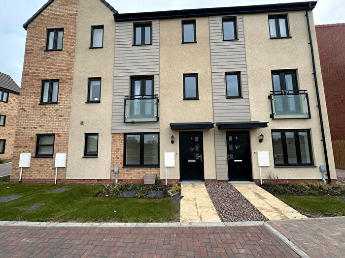 3 Bedroom Town House To Rent In Epping Drive, PE7