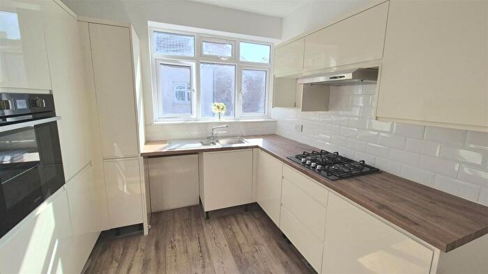 2 Bedroom Flat To Rent In Havant Road, Drayton, Portsmouth, PO6