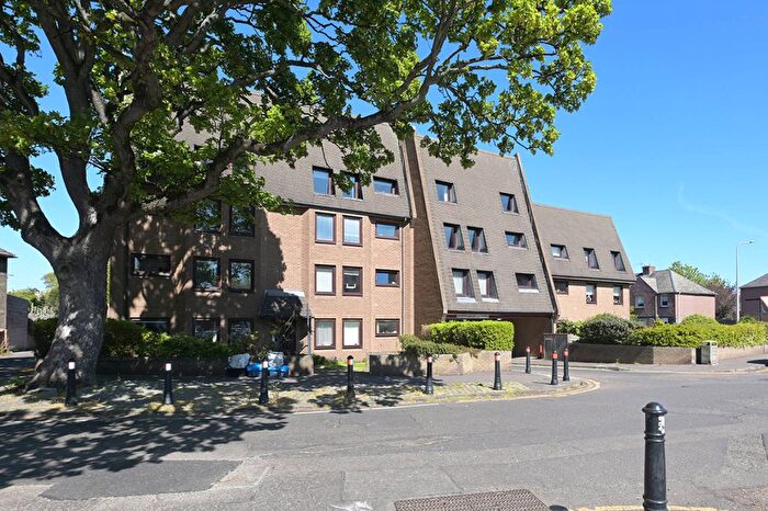 2 Bedroom Flat For Sale In Inveresk Road, Musselburgh, East Lothian, EH21