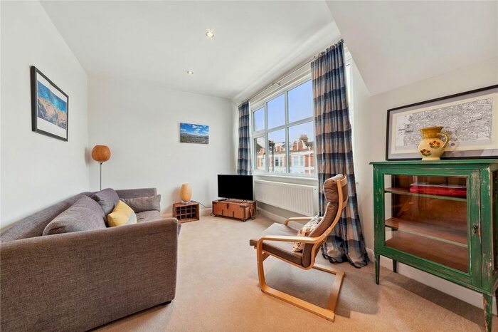 1 Bedroom Flat To Rent In Askew Road, London, W12