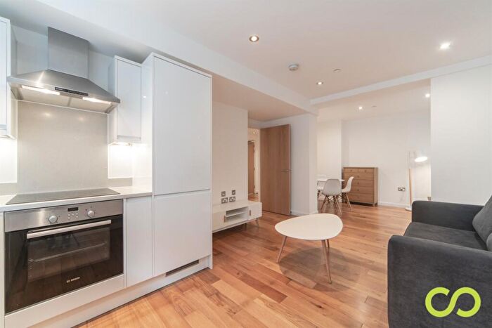 1 Bedroom Flat To Rent In Emerald House, Lansdowne Road, East Croydon, CR0