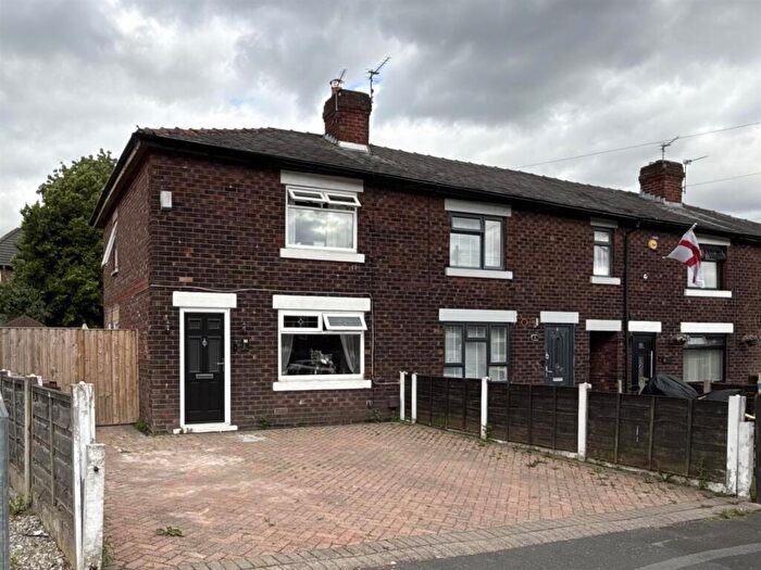 2 Bedroom Mews For Sale In Manor Road, Hyde, SK14