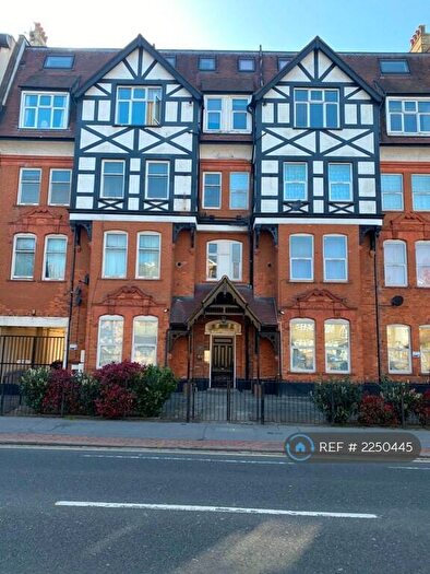 2 Bedroom Flat To Rent In Park Lane, Croydon, CR0