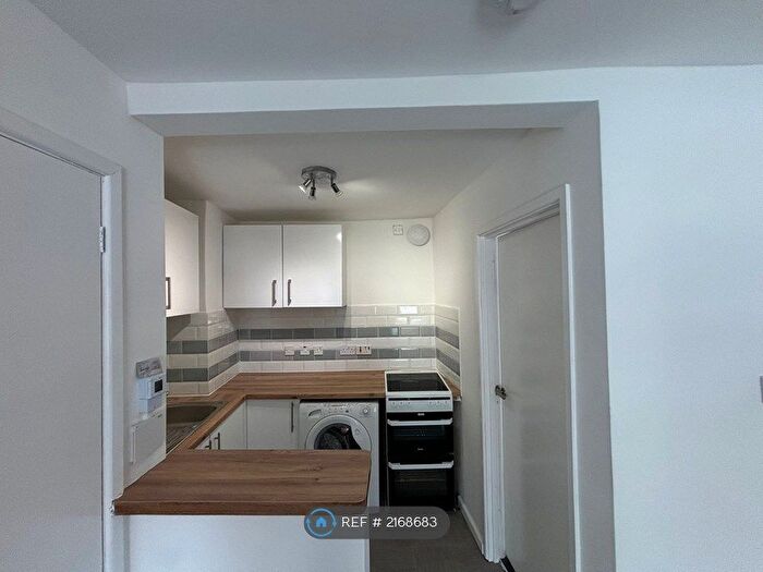 1 Bedroom Flat To Rent In Kirkby Road, Sutton-In-Ashfield, NG17