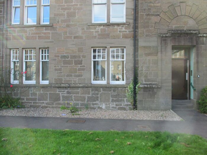 2 Bedroom Flat To Rent In Queen Street, Broughty Ferry, Dundee, DD5