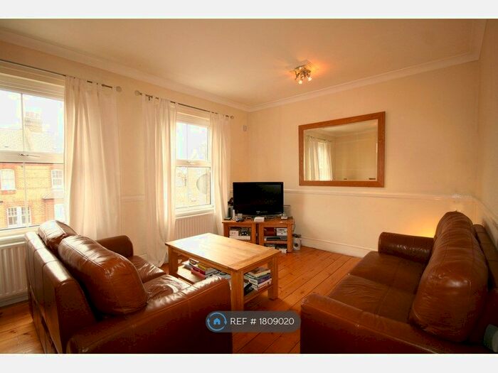 4 Bedroom Maisonette To Rent In Queenstown Road, London, SW8