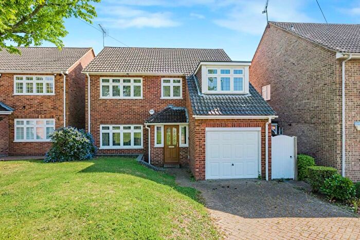4 Bedroom Detached House For Sale In Glenhurst Avenue, Bexley, DA5