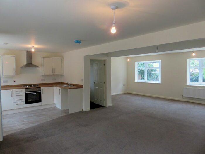 2 Bedroom Flat To Rent In Weelsby Road, Grimsby, DN32