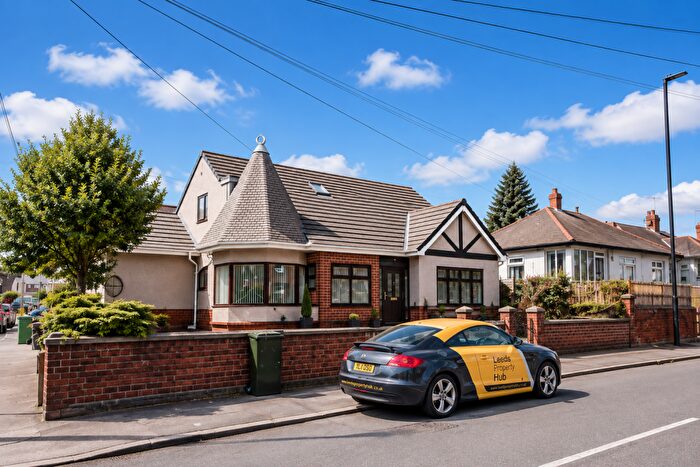 3 Bedroom Detached House To Rent In Armley Ridge Road, Armley, LS12