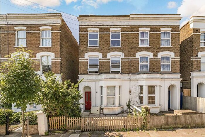 2 Bedroom Flat To Rent In Essex Road, Acton, W3