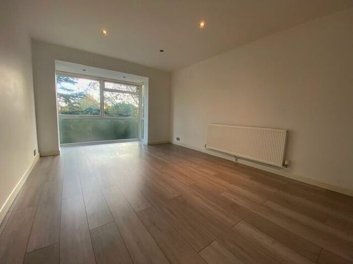 1 Bedroom Flat To Rent In Albemarle Road, Beckenham, London, BR3