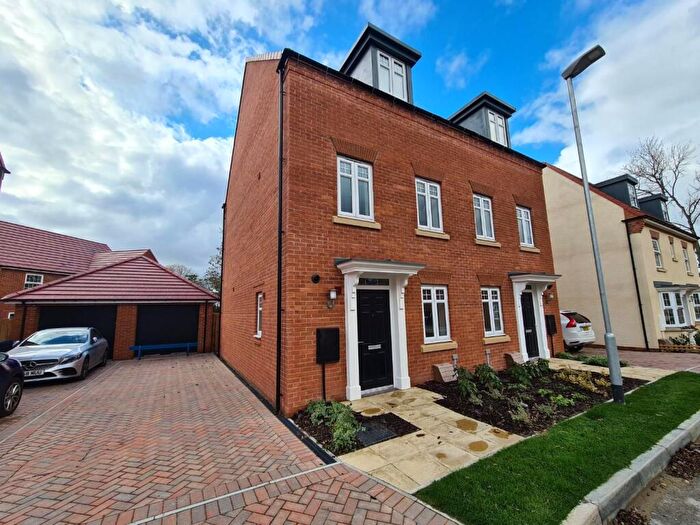 4 Bedroom Semi-Detached House To Rent In Wentworth Drive, Durham, DH1