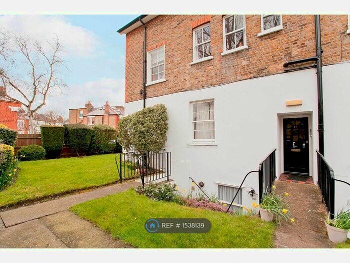 1 Bedroom Flat To Rent In Pagoda Avenue, Richmond, TW9