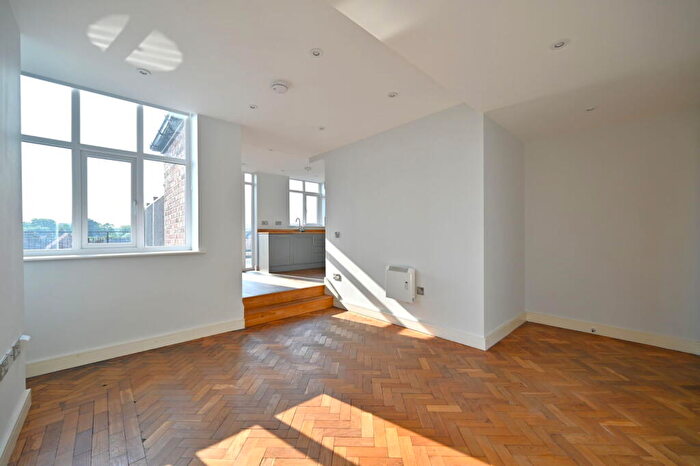 2 Bedroom Penthouse To Rent In Market Place West, Ripon, HG4