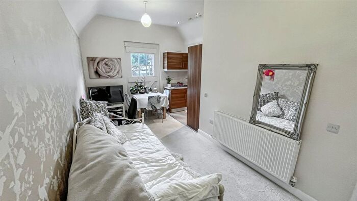 1 Bedroom Flat For Sale In Moor Green Lane, Moseley, B13