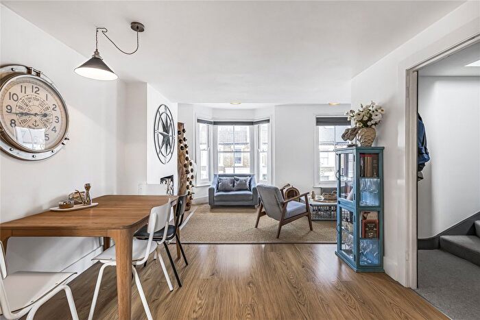 2 Bedroom Flat For Sale In Furness Road, London, SW6