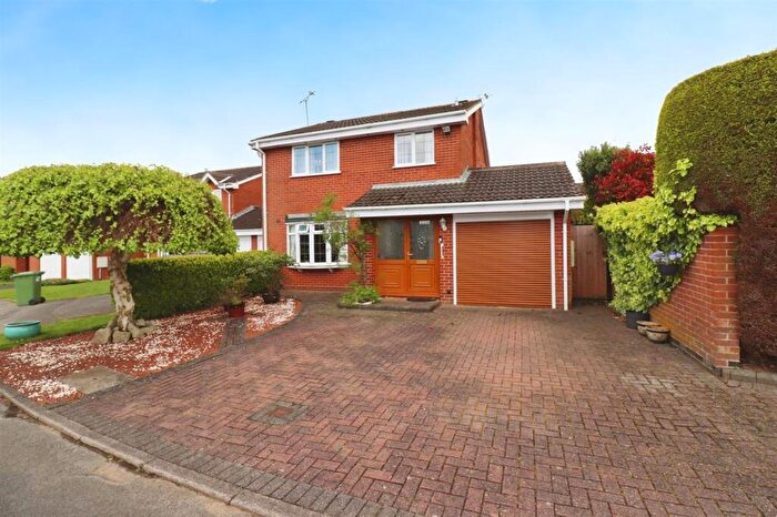 4 Bedroom Detached House For Sale In Moor Park Close, Nuneaton, CV11