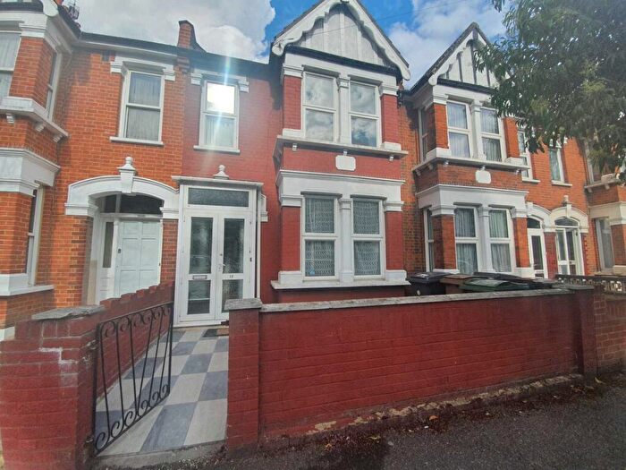 3 Bedroom House To Rent In Peterborough Road, Leyton, E10