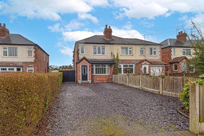 3 Bedroom Semi Detached House For Sale In Hartford Road, Davenham, CW9