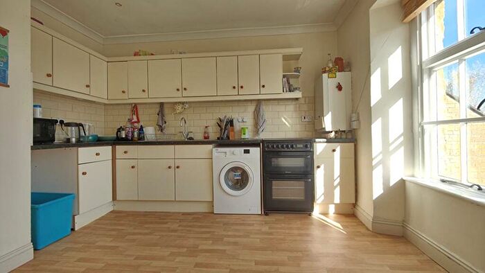 1 Bedroom Flat For Sale In Saffron Court, The Avenue, Sherborne, Dorset, DT9