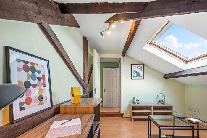 1 Bedroom House To Rent In Victoria Terrace, Leeds, LS3