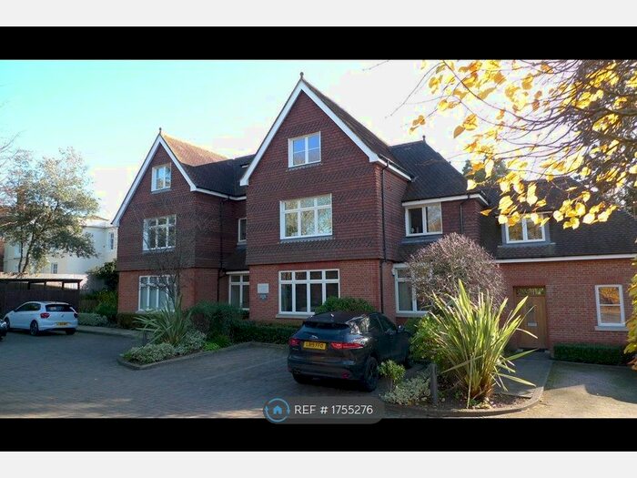 2 Bedroom Flat To Rent In Redwood Lodge, Reigate, RH2