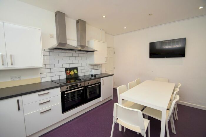 8 Bedroom Terraced House To Rent In Killigrew Street, Falmouth, TR11