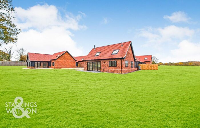 4 Bedroom Chalet For Sale In Mitchells Yard, Mill Road, Winfarthing, Diss, IP22