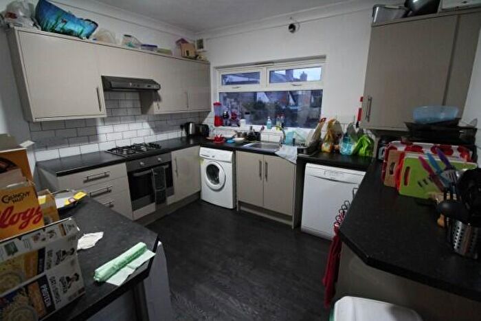 6 Bedroom Terraced House To Rent In Monthermer Road Cardiff, CF24