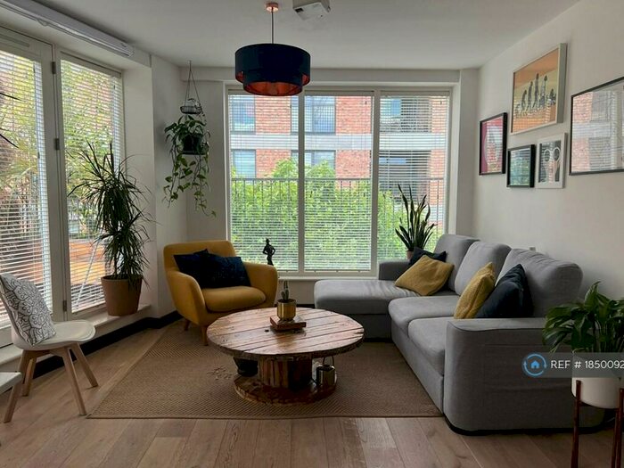 2 Bedroom Flat To Rent In Smeed Road, London, E3