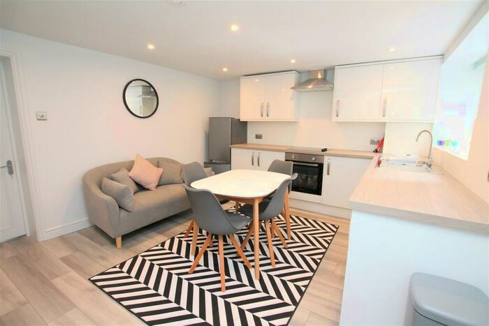 2 Bedroom Flat To Rent In Marine Parade, Brighton, BN2