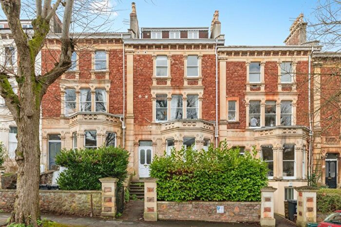 2 Bedroom Apartment For Sale In Hanbury Road, Clifton, Bristol, BS8