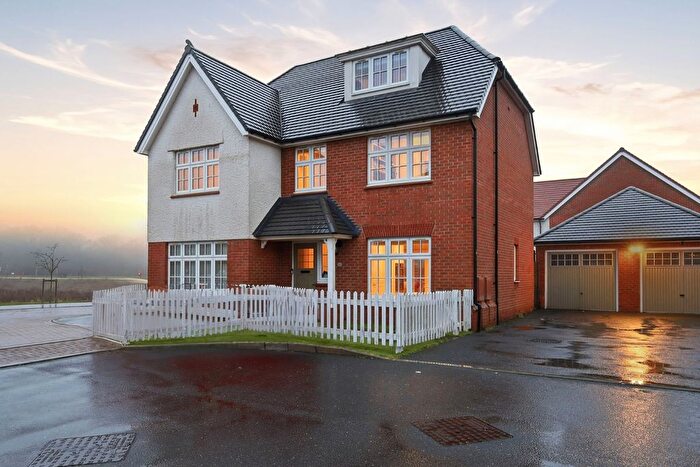 5 Bedroom Detached House For Sale In Parker Drive, Langdon Hills, Basildon, Essex, SS16