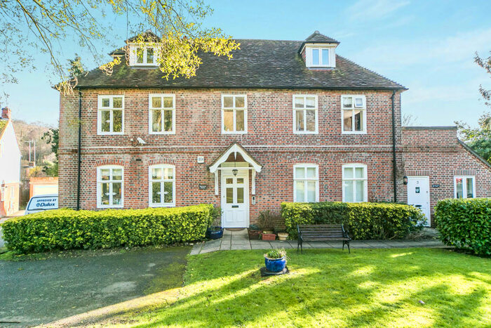 1 Bedroom Apartment To Rent In Kentwood House, RG31