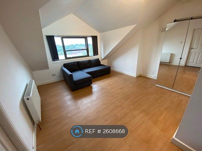 Studio To Rent In Branch Road, Armley, Leeds, LS12