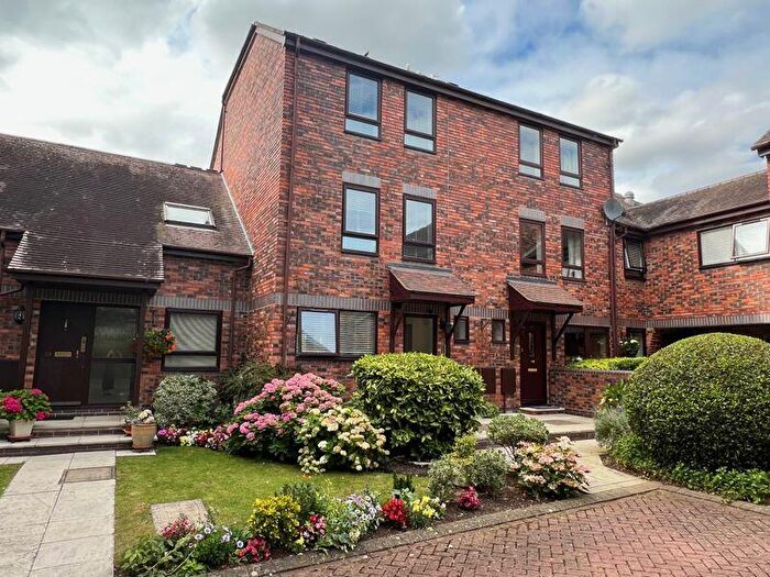 3 Bedroom Town House To Rent In Stunning Riverside Town House, SL7