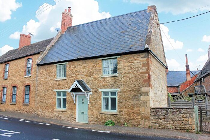 3 Bedroom Cottage For Sale In Main Road, Glaston, LE15