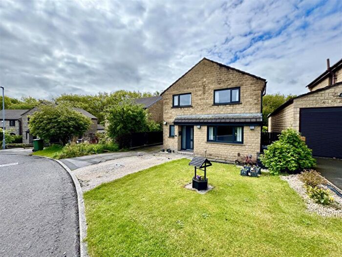 4 Bedroom Detached House For Sale In Delves Wood Road, Beaumont Park, Huddersfield, HD4