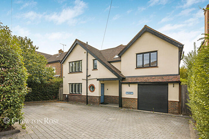 5 Bedroom Detached House For Sale In Bagshot Road, Woking, GU21