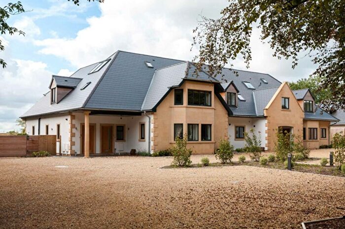 2 Bedroom Apartment To Rent In Lansdown Court, BA1